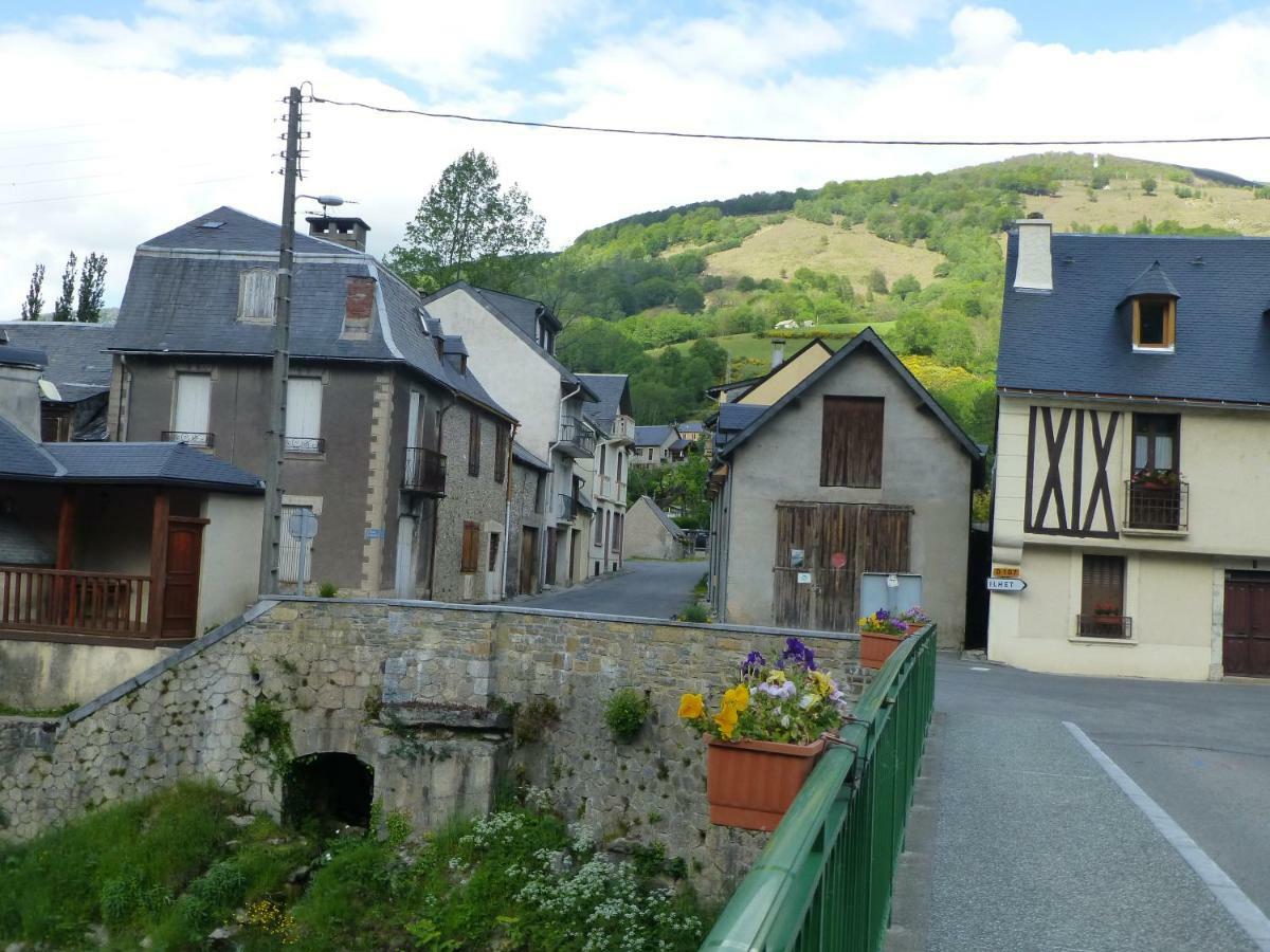 Locations Vacances A La Montagne Sarrancolin Exterior foto